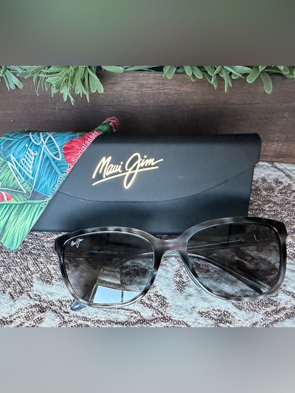Maui Jim Honi Gray Tortoise Stripe Women’s Polarized Sunglasses
